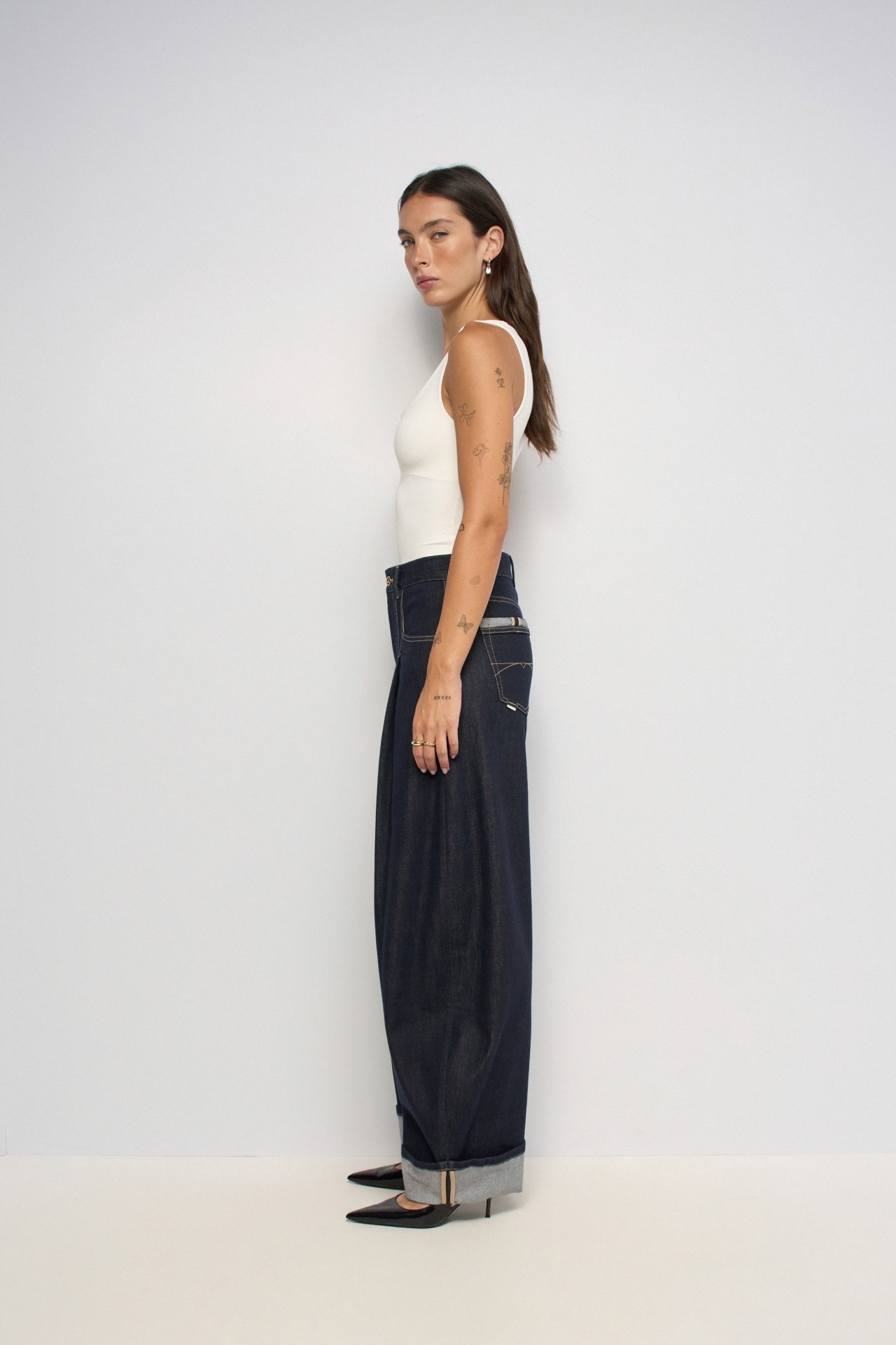 BARREL JEANS IN RAW DENIM