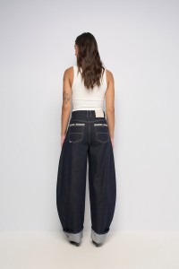 BARREL JEANS IN RAW DENIM