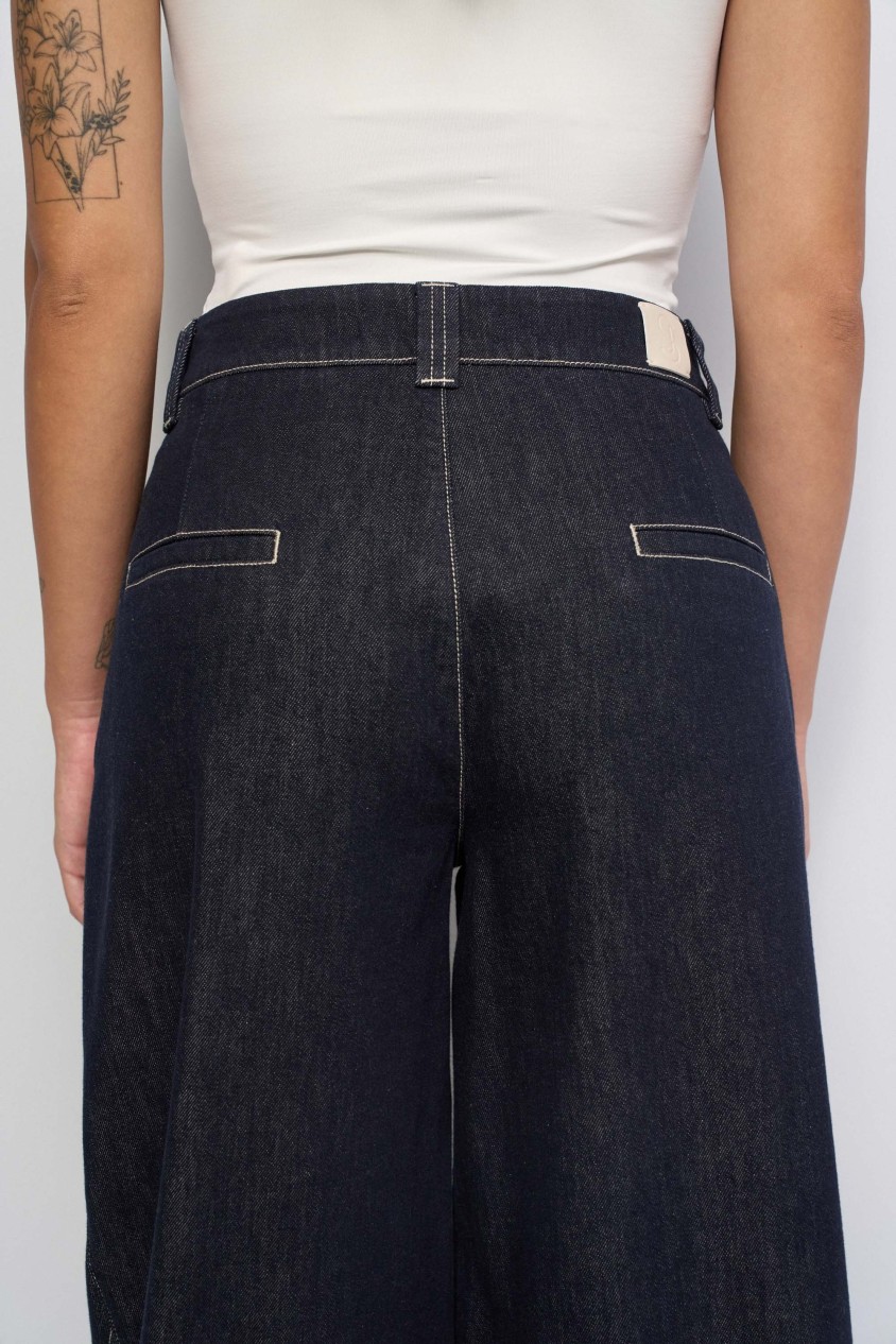 BARREL JEANS AUS RAW DENIM