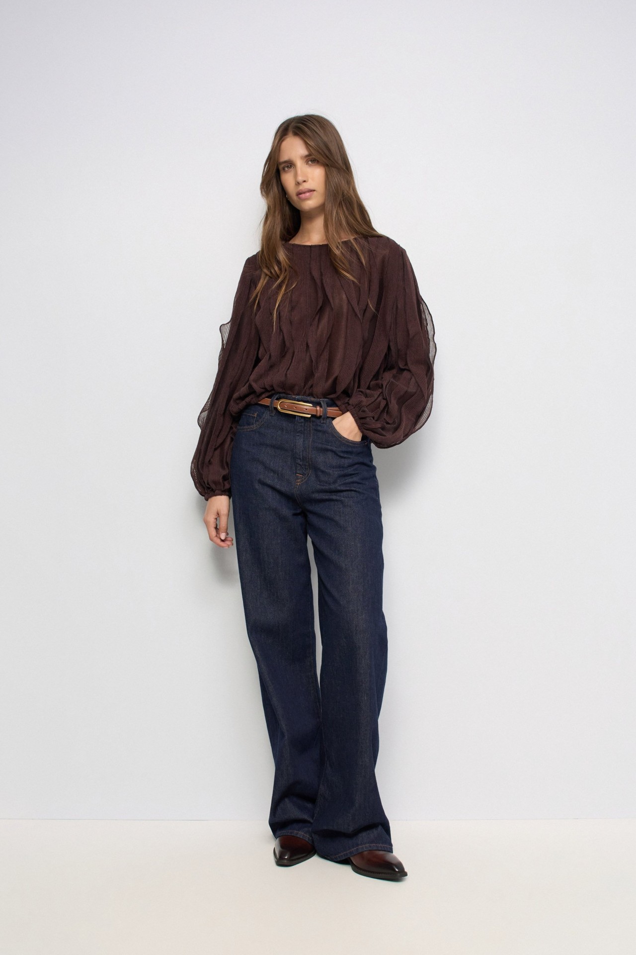 BLUSA COM FOLHOS