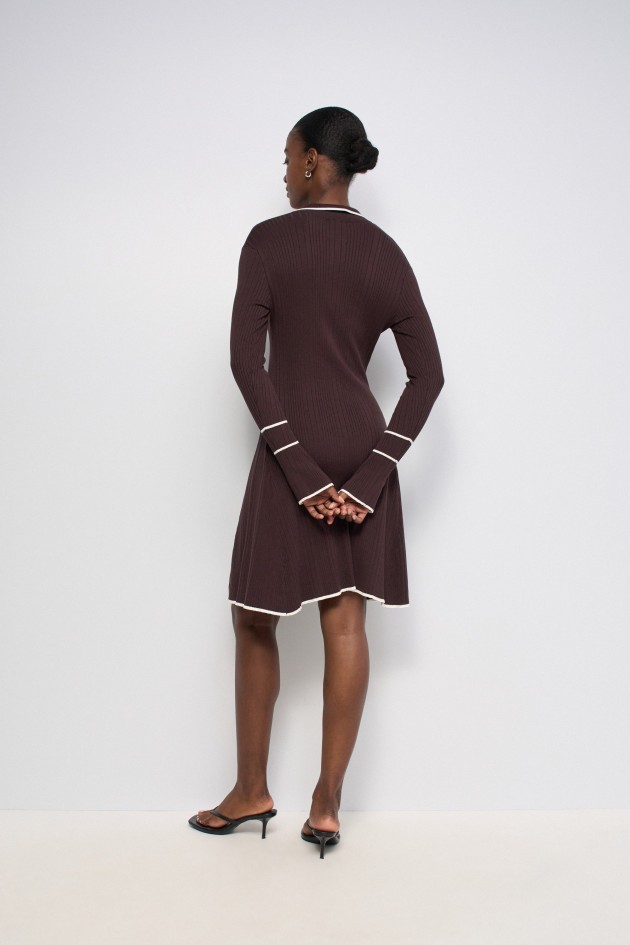 VESTIDO CORTO DE PUNTO ESTILO POLO