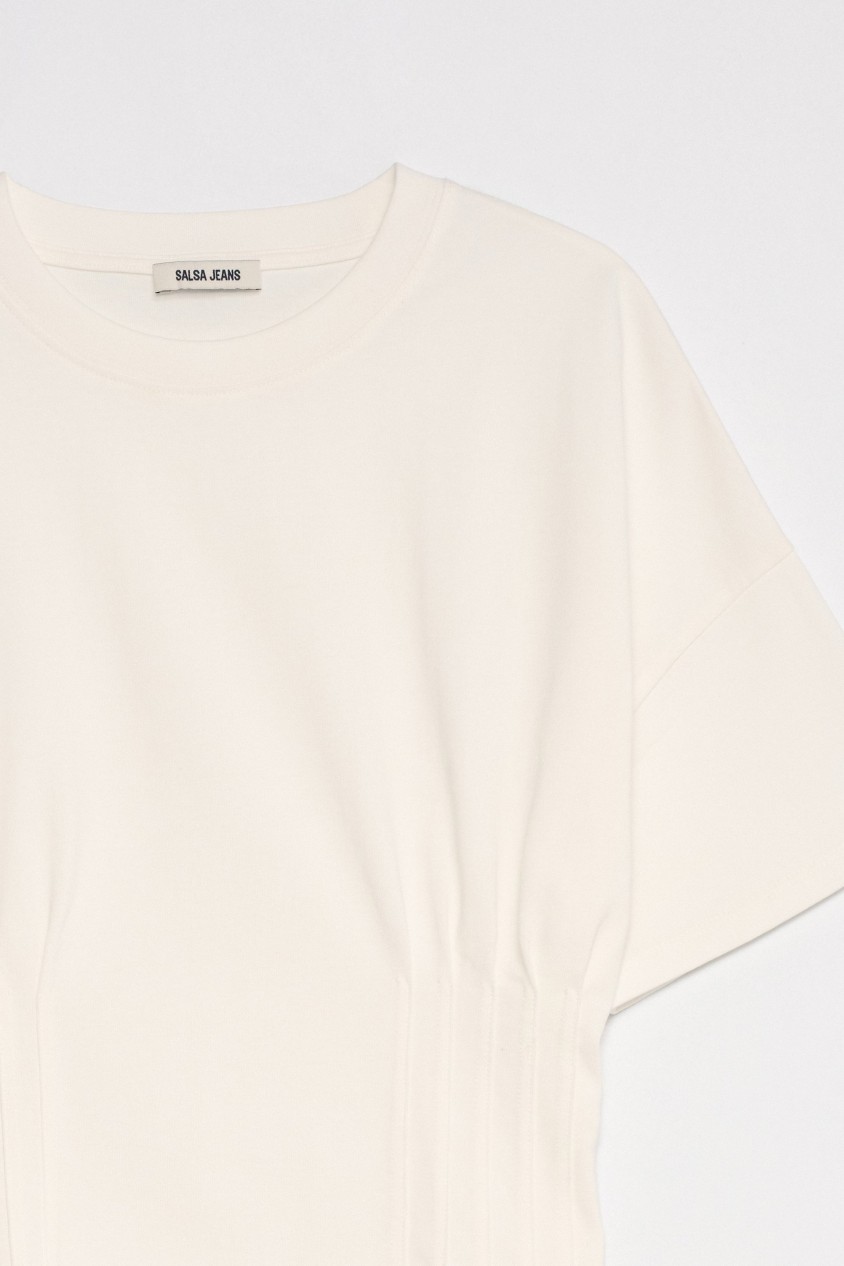 T-SHIRT MET PLOOIEN