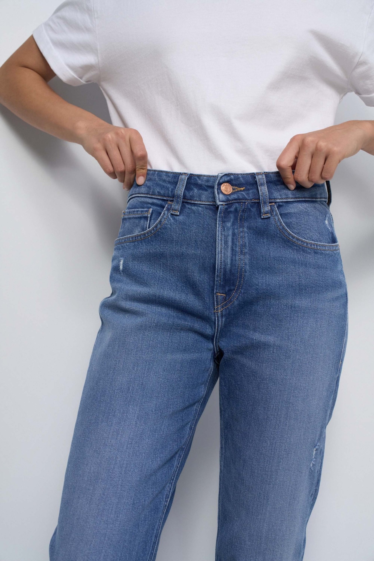 TRUE CROPPED SLIM JEANS