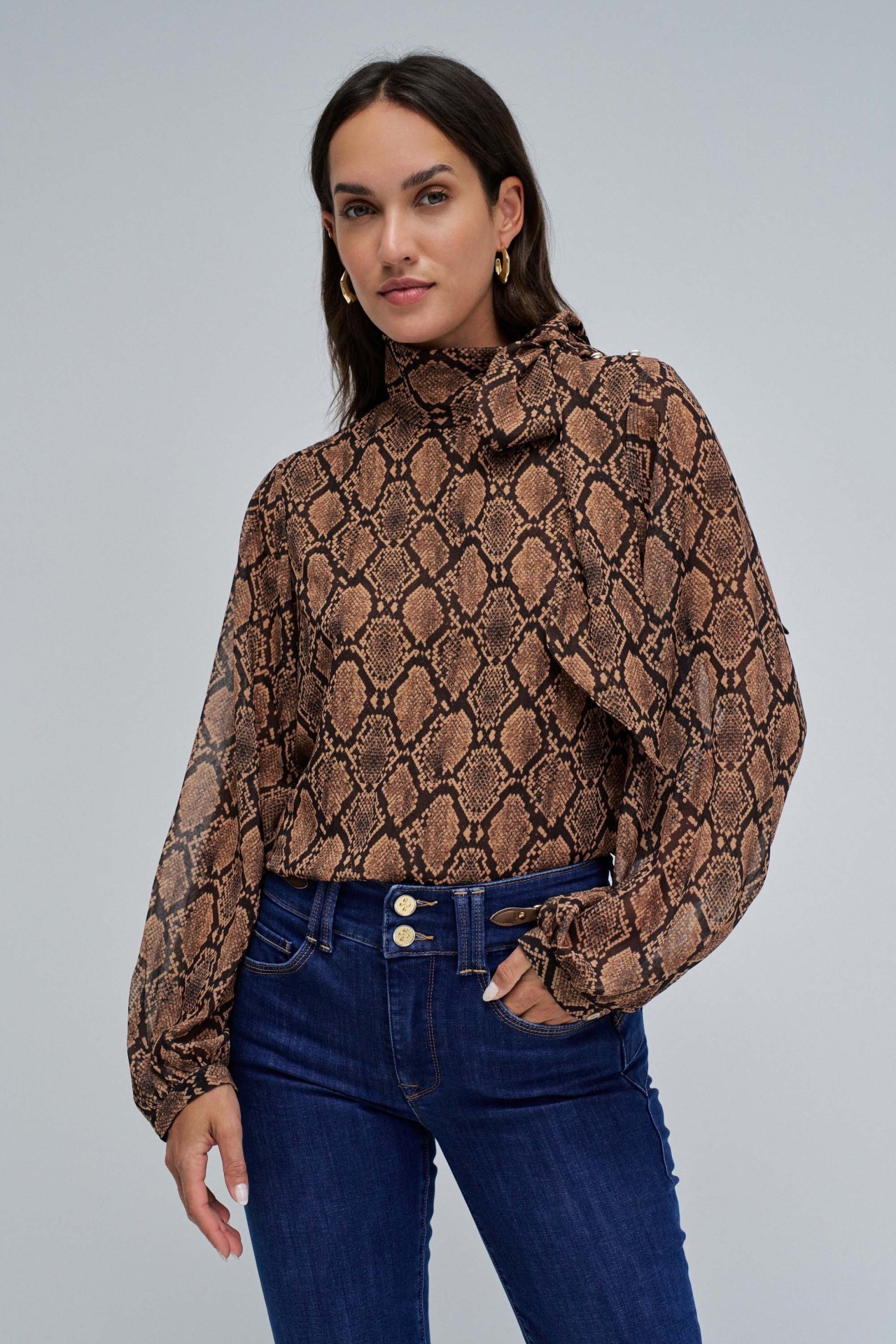 ANIMAL PRINT STAR CLUB BLOUSE