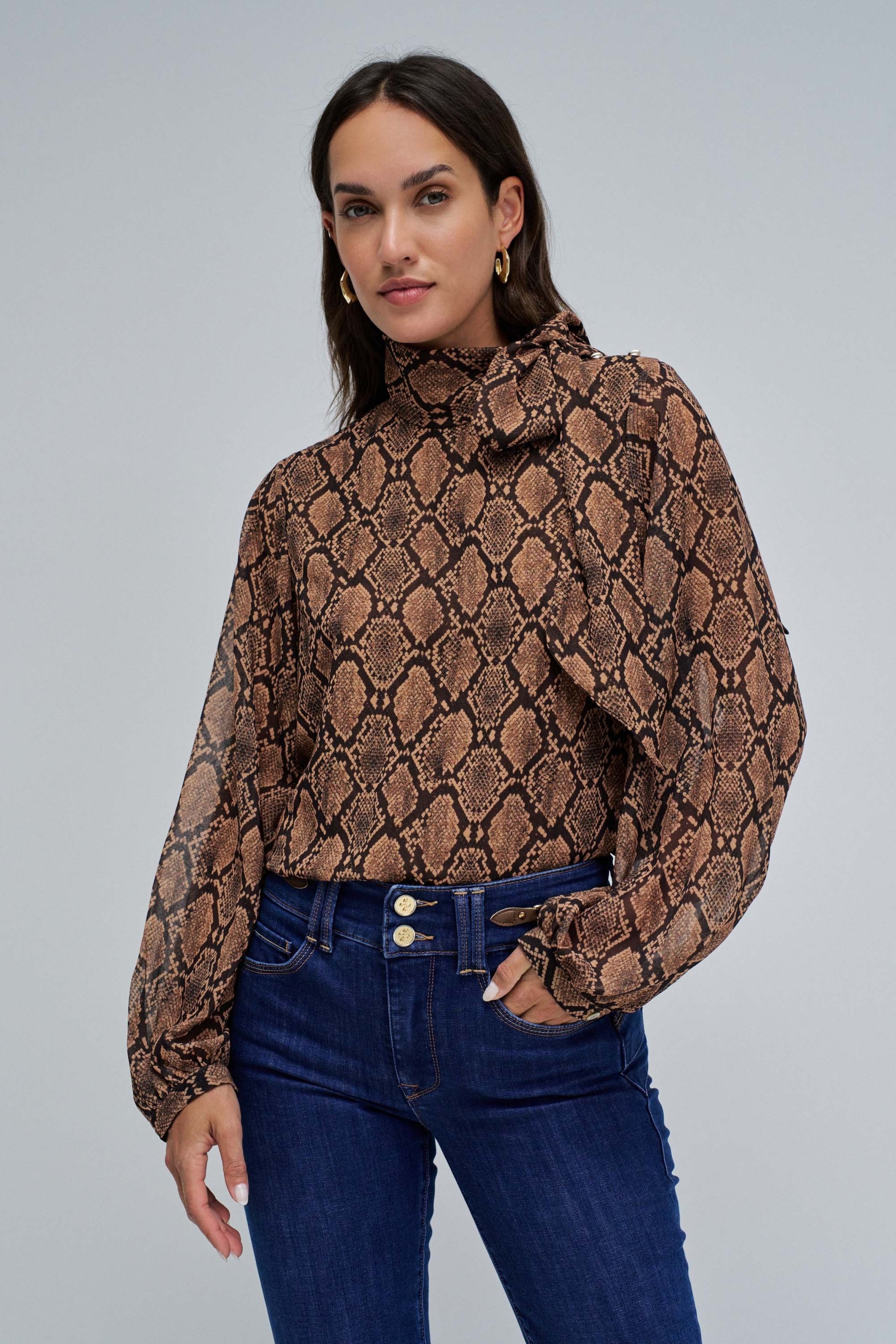 ANIMAL PRINT STAR CLUB BLOUSE