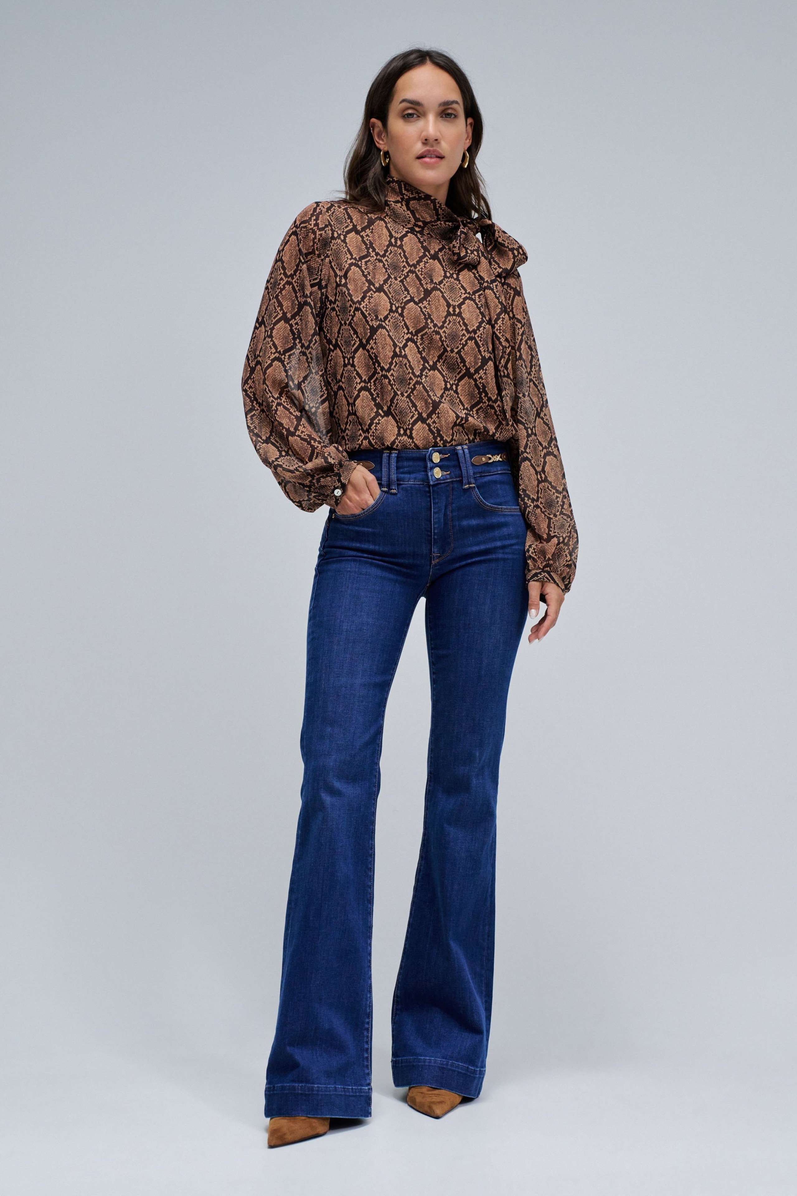 JEANS SECRET PUSH IN FLARE STAR CLUB