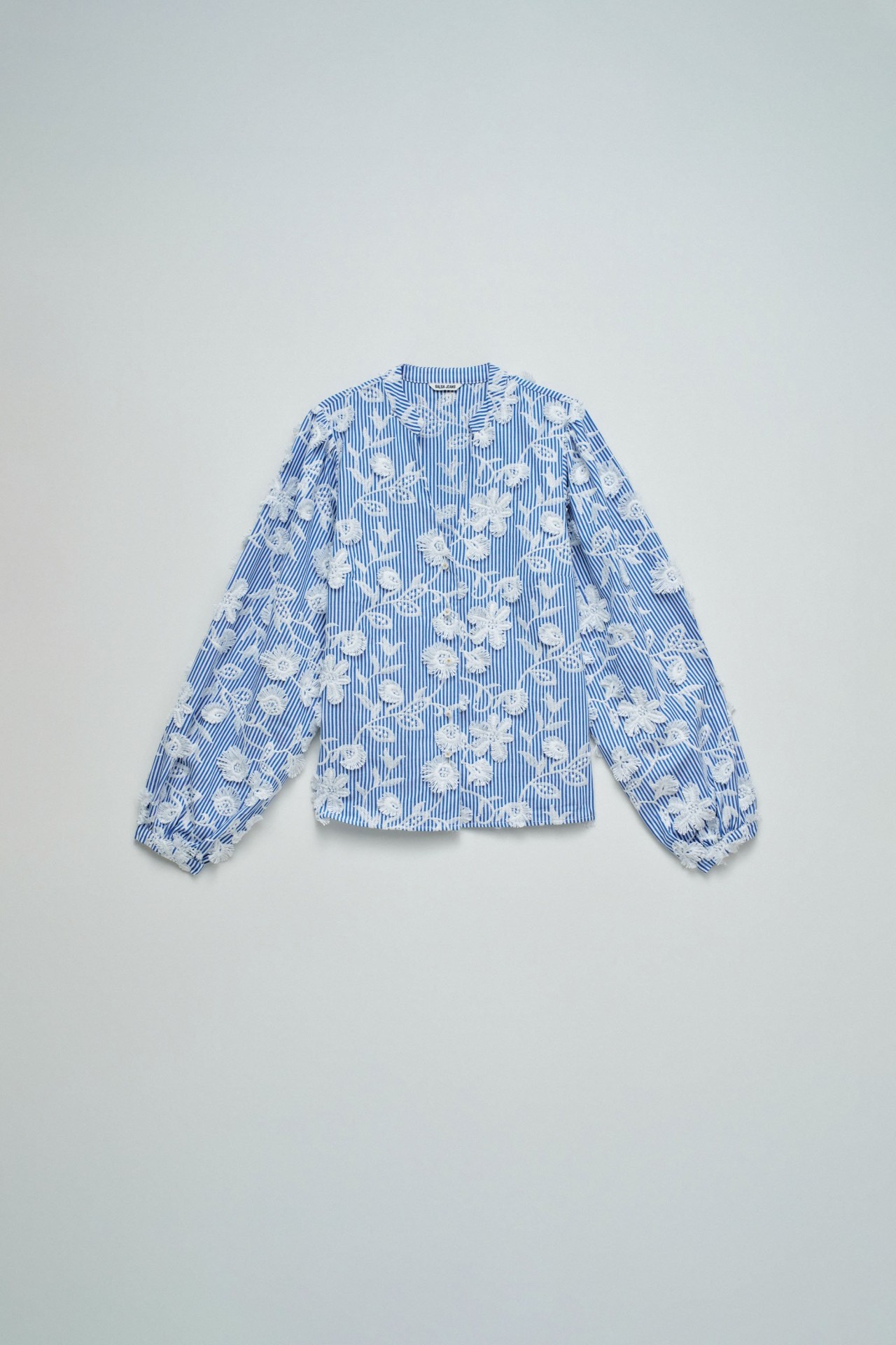 BLUSE MIT DREIDIMENSIONALEM EFFEKT STAR CLUB