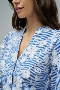 BLUSE MIT DREIDIMENSIONALEM EFFEKT STAR CLUB