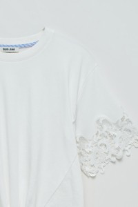 T-SHIRT COM RENDA E N� FRONTAL STAR CLUB