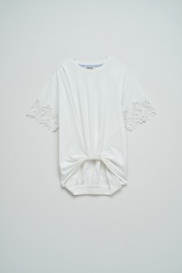 T-SHIRT COM RENDA E N� FRONTAL STAR CLUB