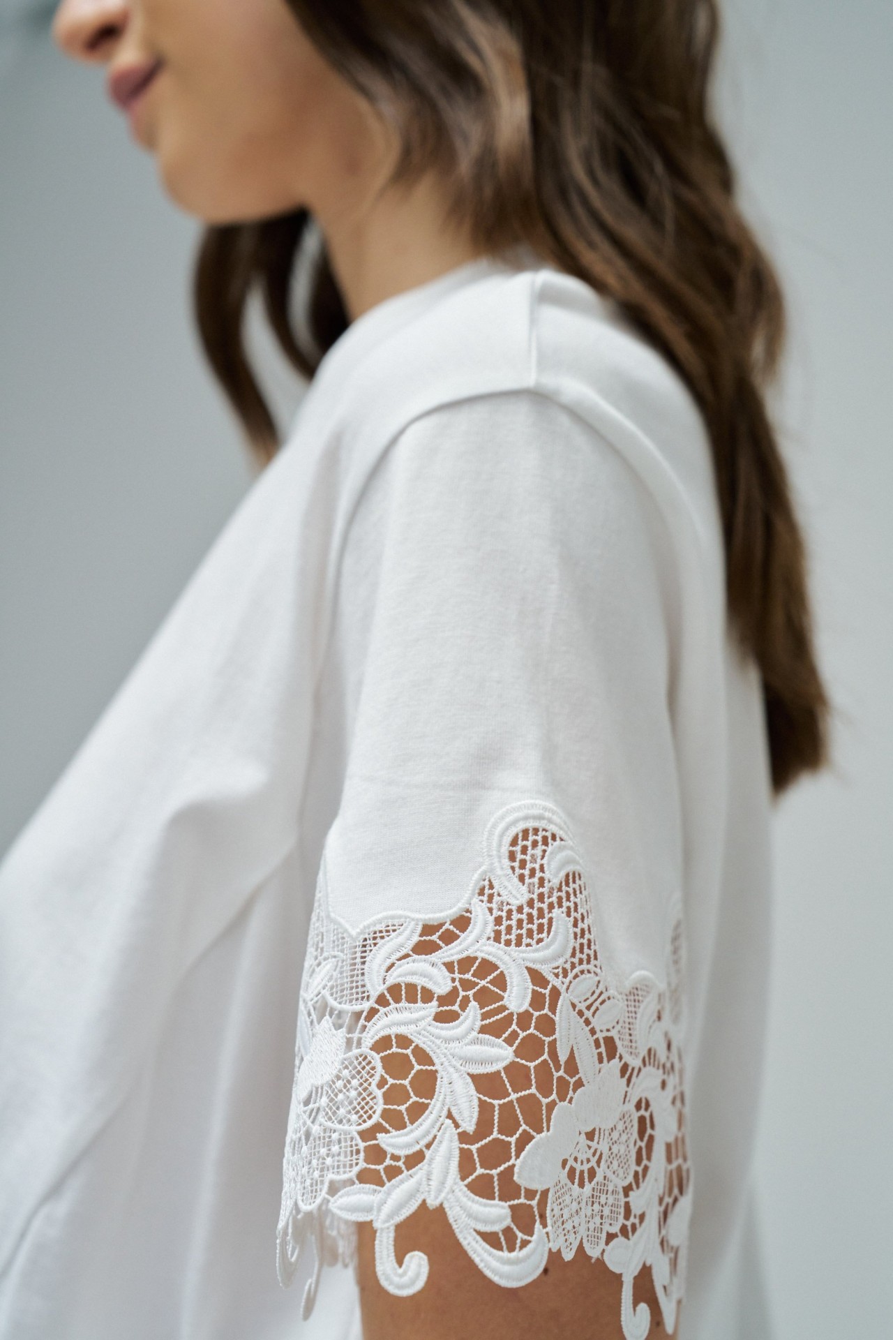 T-SHIRT COM RENDA E N� FRONTAL STAR CLUB