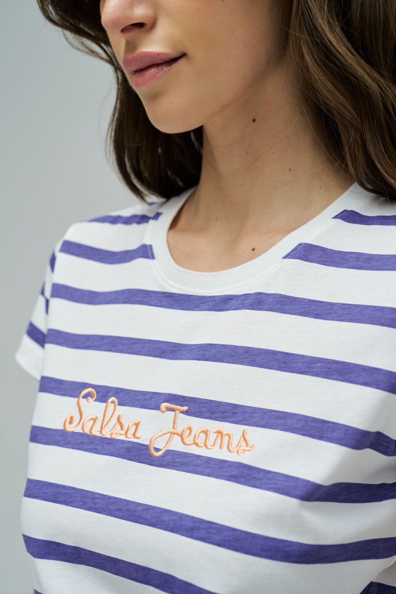 T-SHIRT DE RAYAS CON BRANDING STAR CLUB