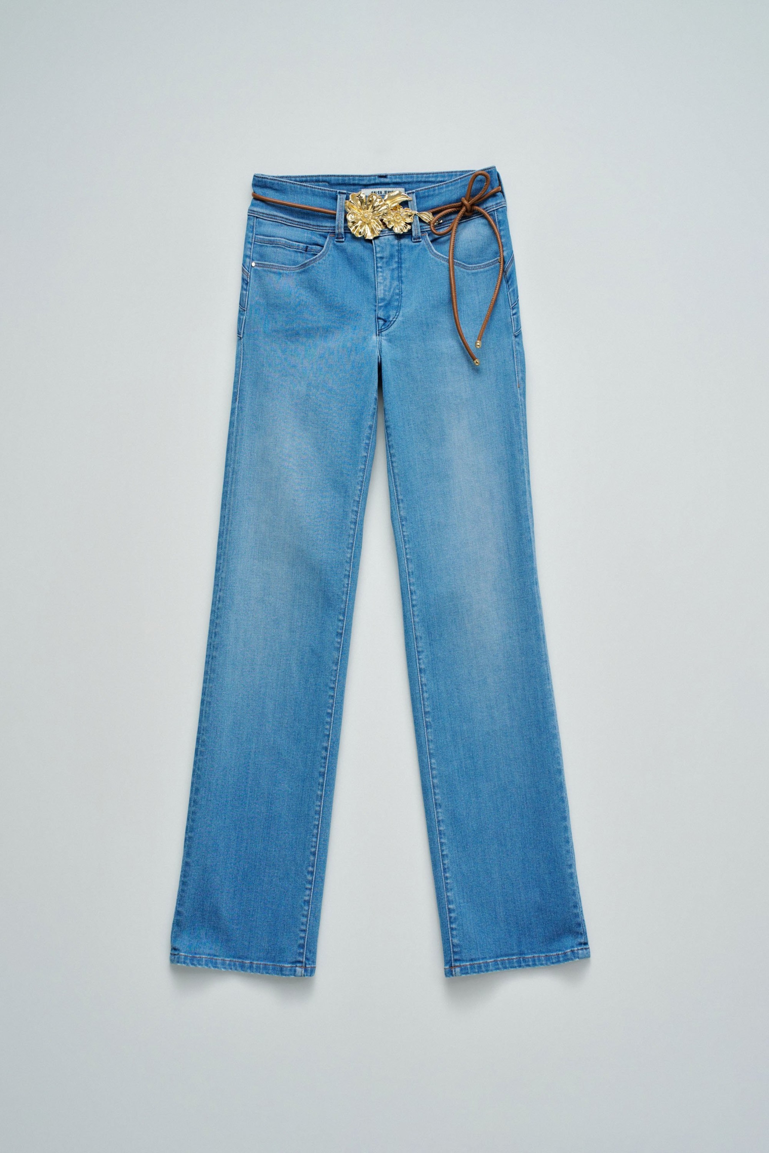 SECRET PUSH IN STRAIGHT JEANS STAR CLUB