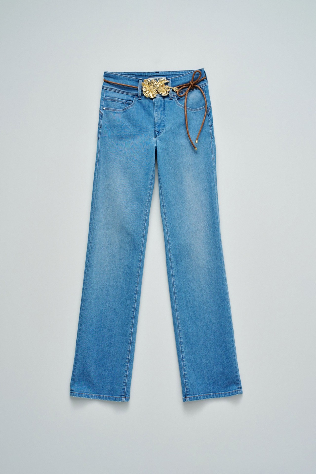SECRET PUSH IN STRAIGHT JEANS STAR CLUB