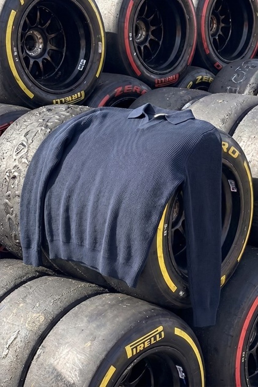 TEXTURED LONG-SLEEVE POLO