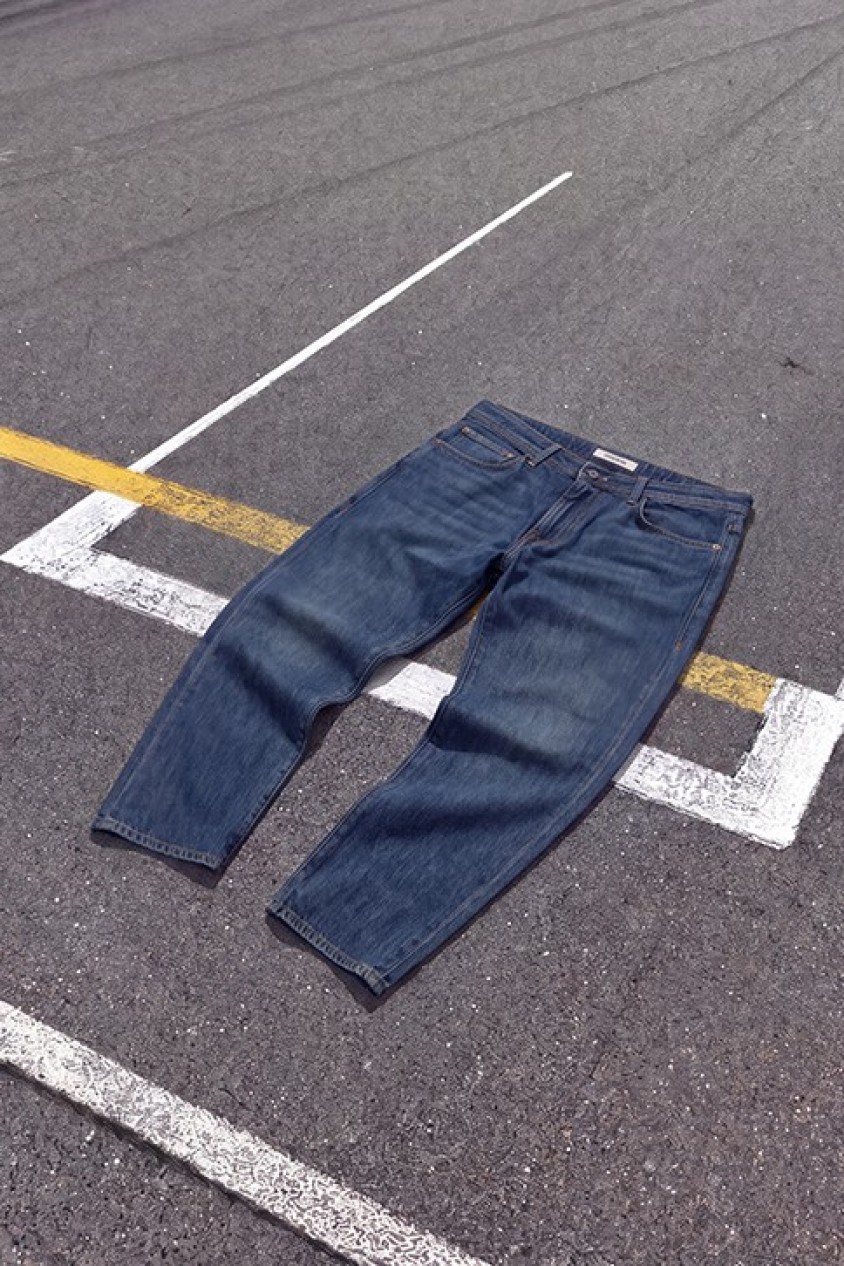 LOOSE FIT JEANS