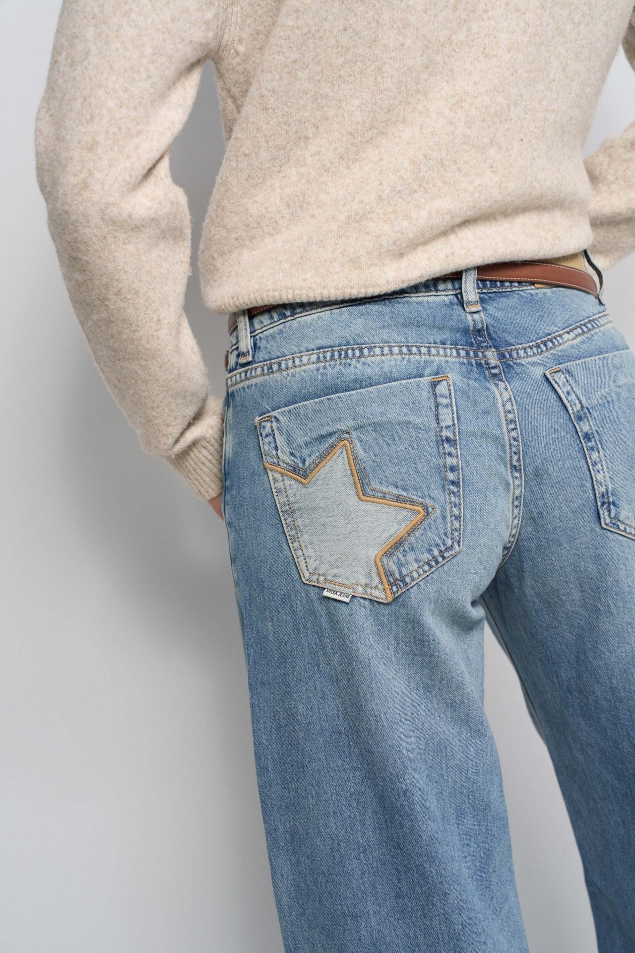 LOW RISE WIDE JEANS