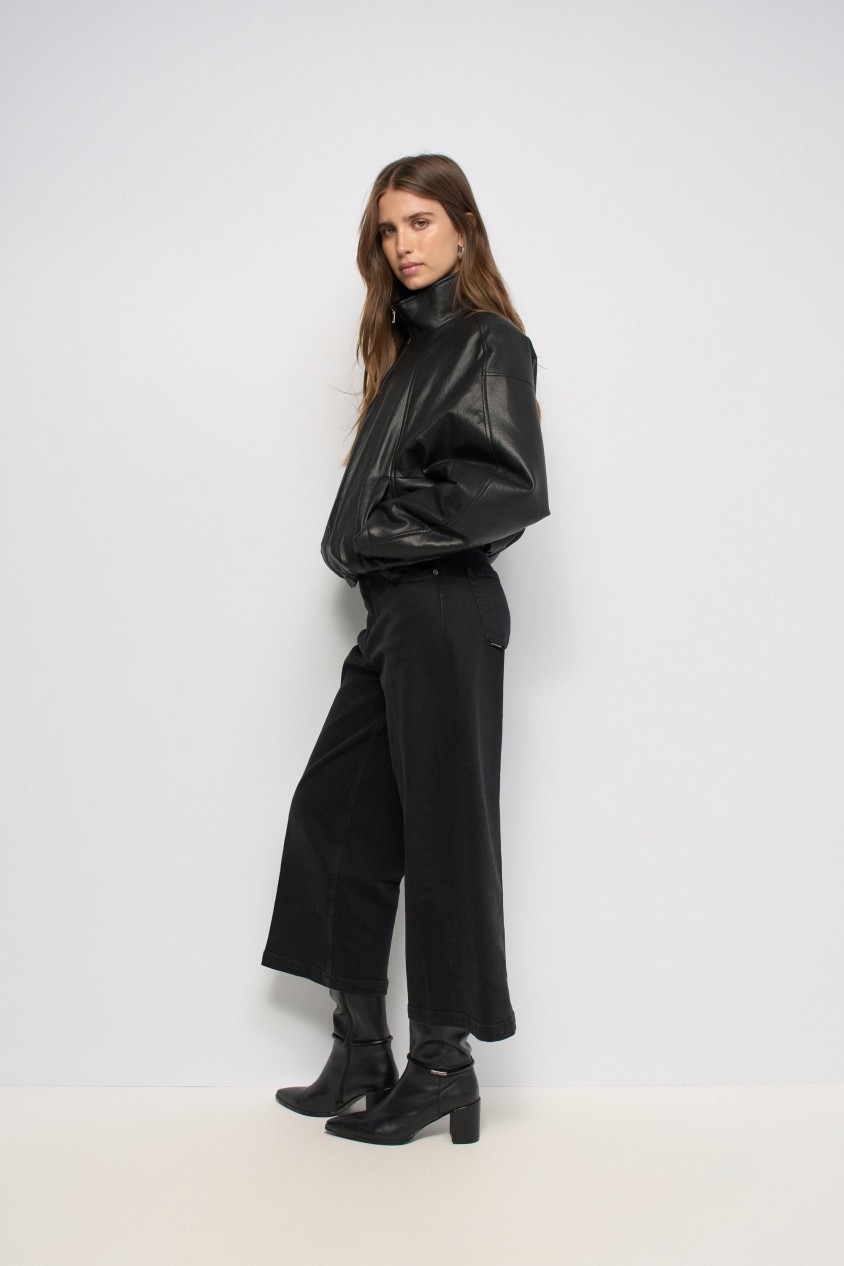 BOMBER MET LEEREFFECT