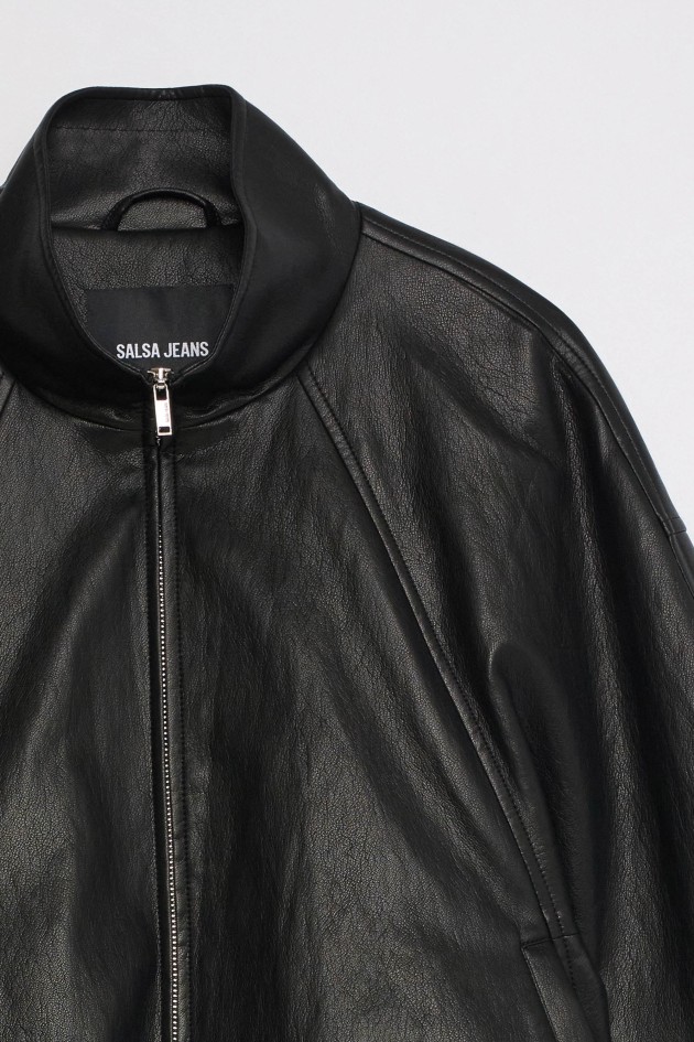 BOMBER MET LEEREFFECT