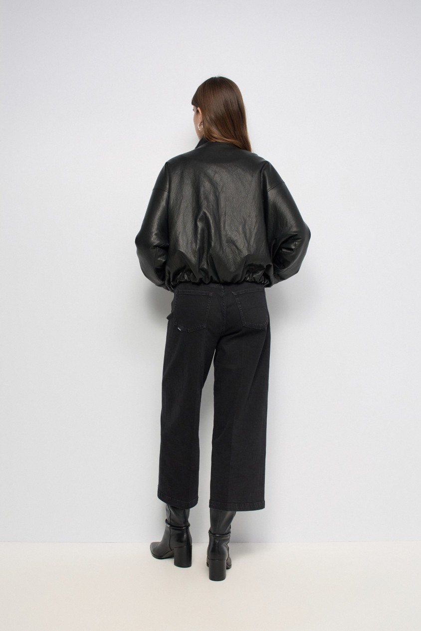 BOMBER MET LEEREFFECT