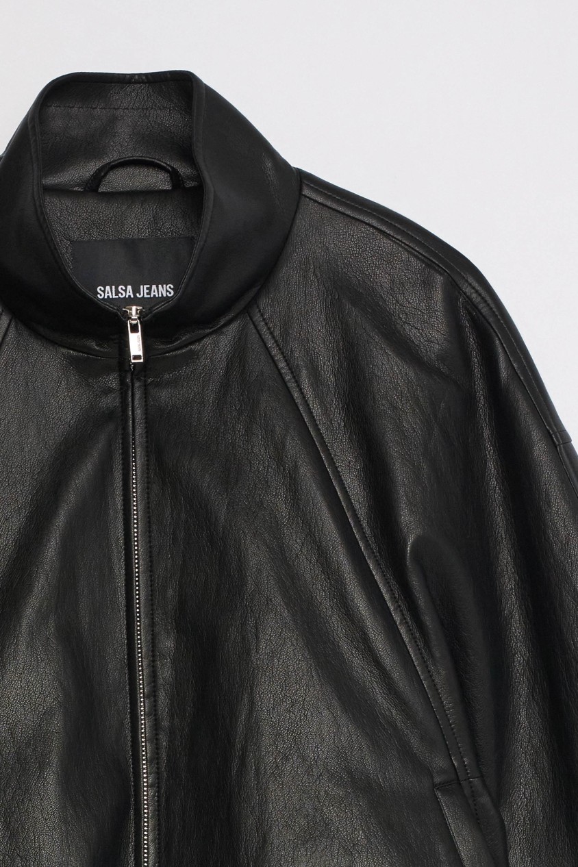 BOMBER MET LEEREFFECT