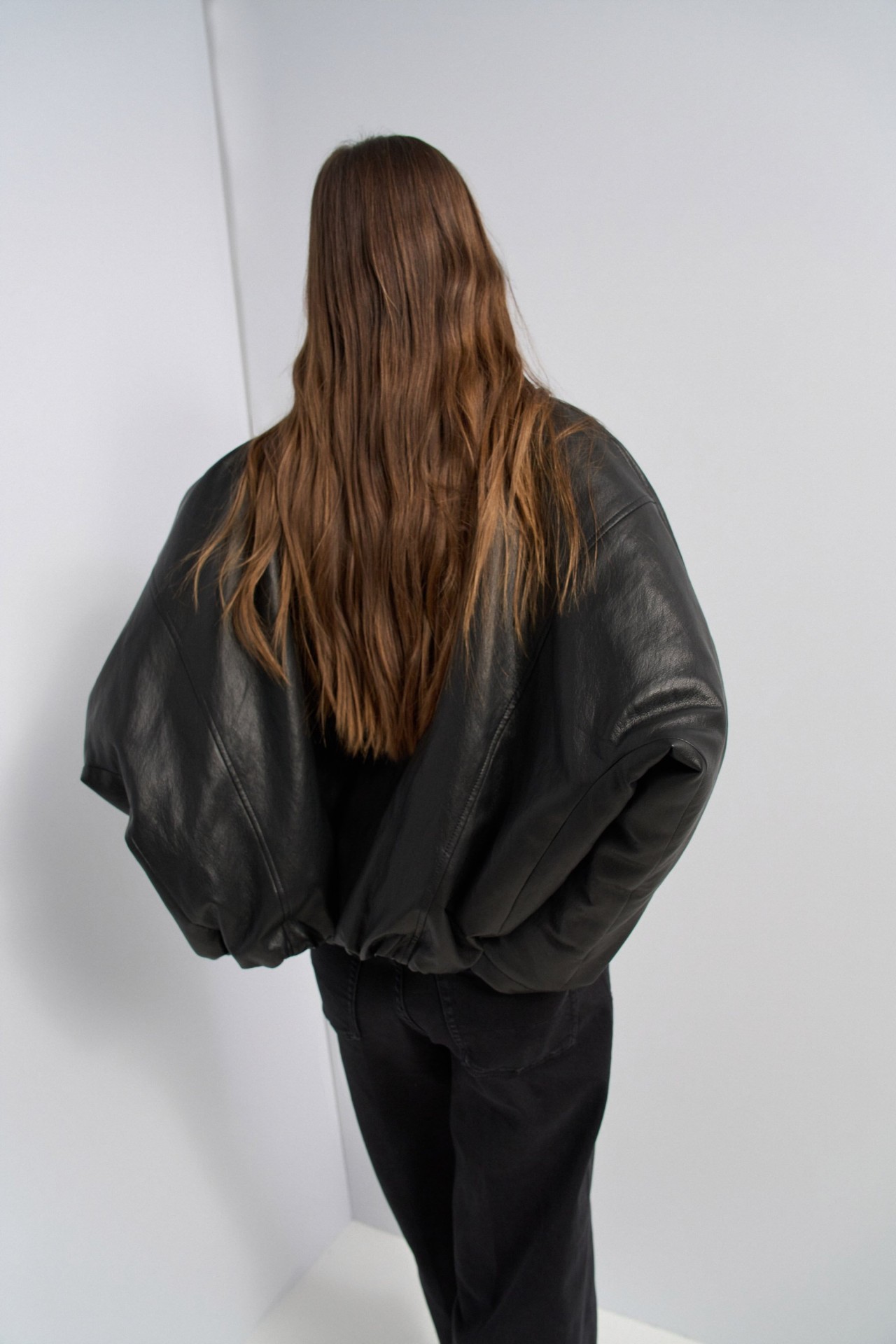 BOMBER EFECTO CUERO