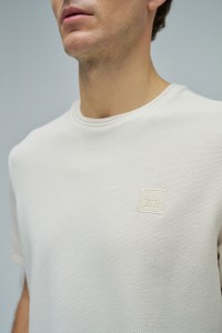 T-SHIRT AVEC TEXTURE