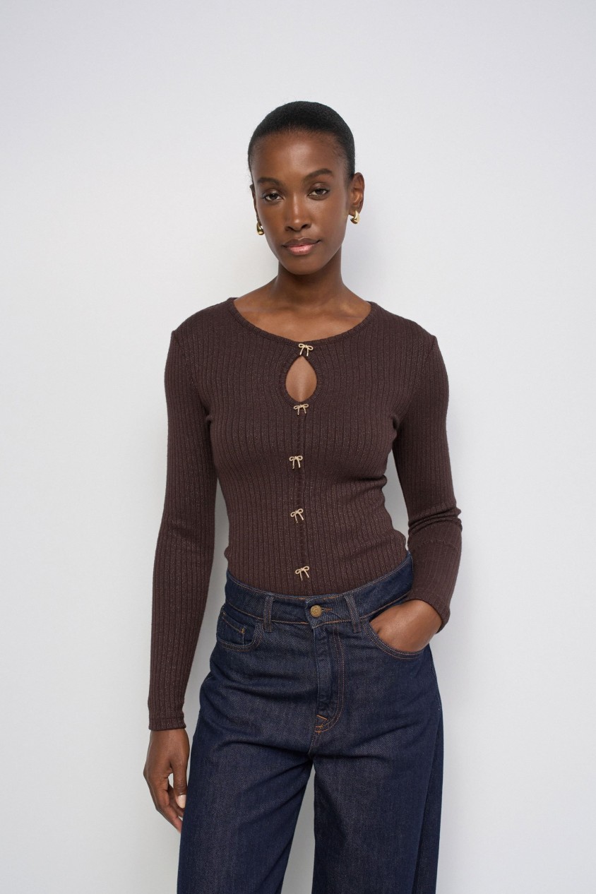PULL C�TEL� AVEC N?UDS