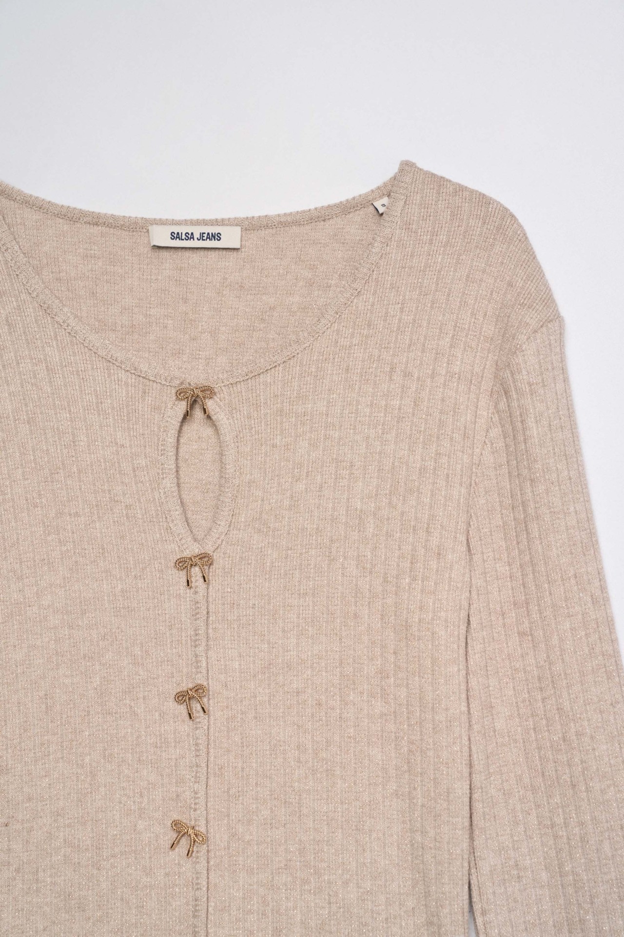 PULL EN MAILLE C�TEL�E AVEC N?UDS