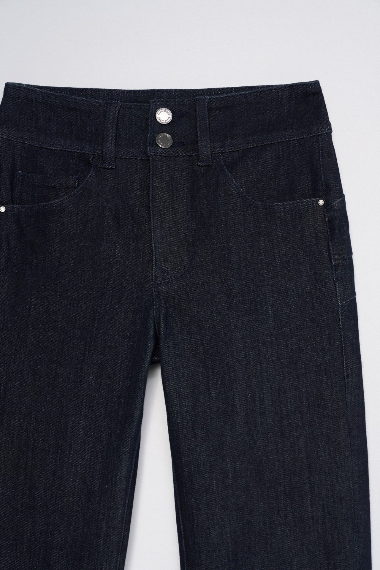 JEANS SECRET SLIM RINSE WASH