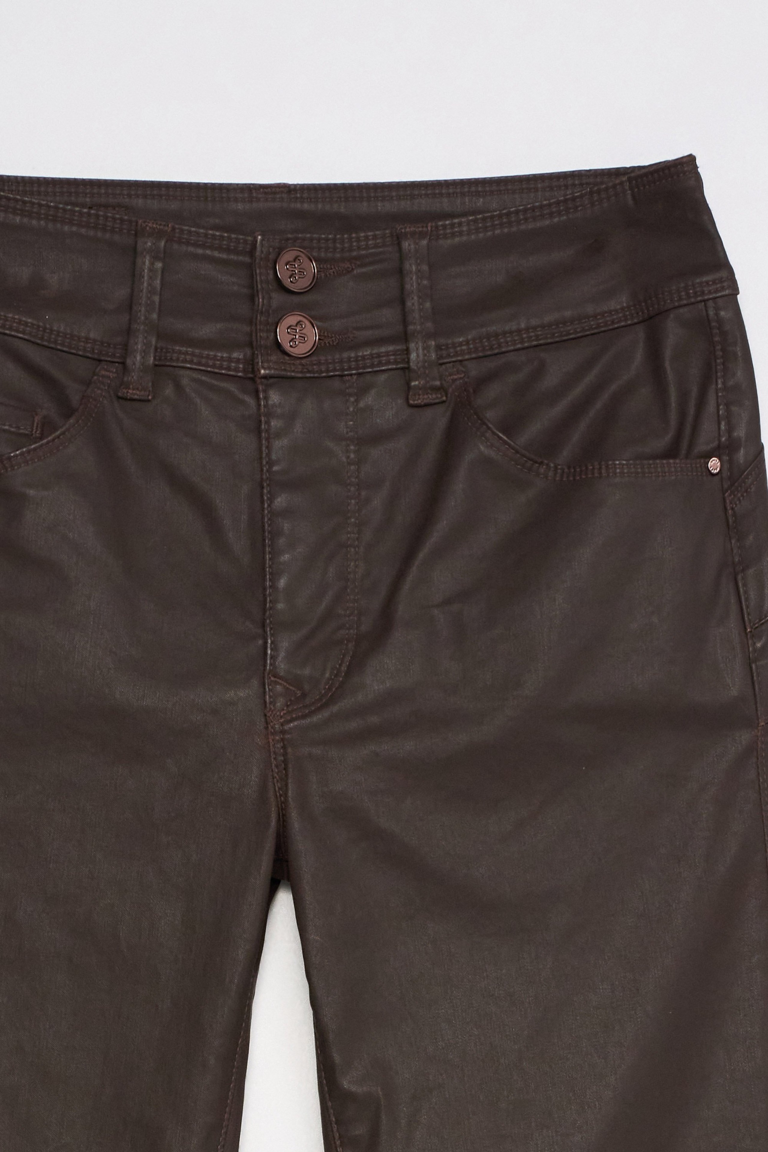 SECRET PUSH IN BOOTCUT COATED JEANS