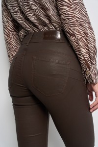 SECRET PUSH IN BOOTCUT COATED JEANS SECRET PUSH IN BOOTCUT COATED JEANS