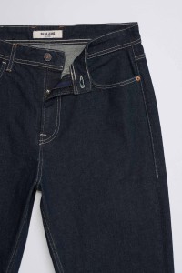 RELAXED FIT JEANS