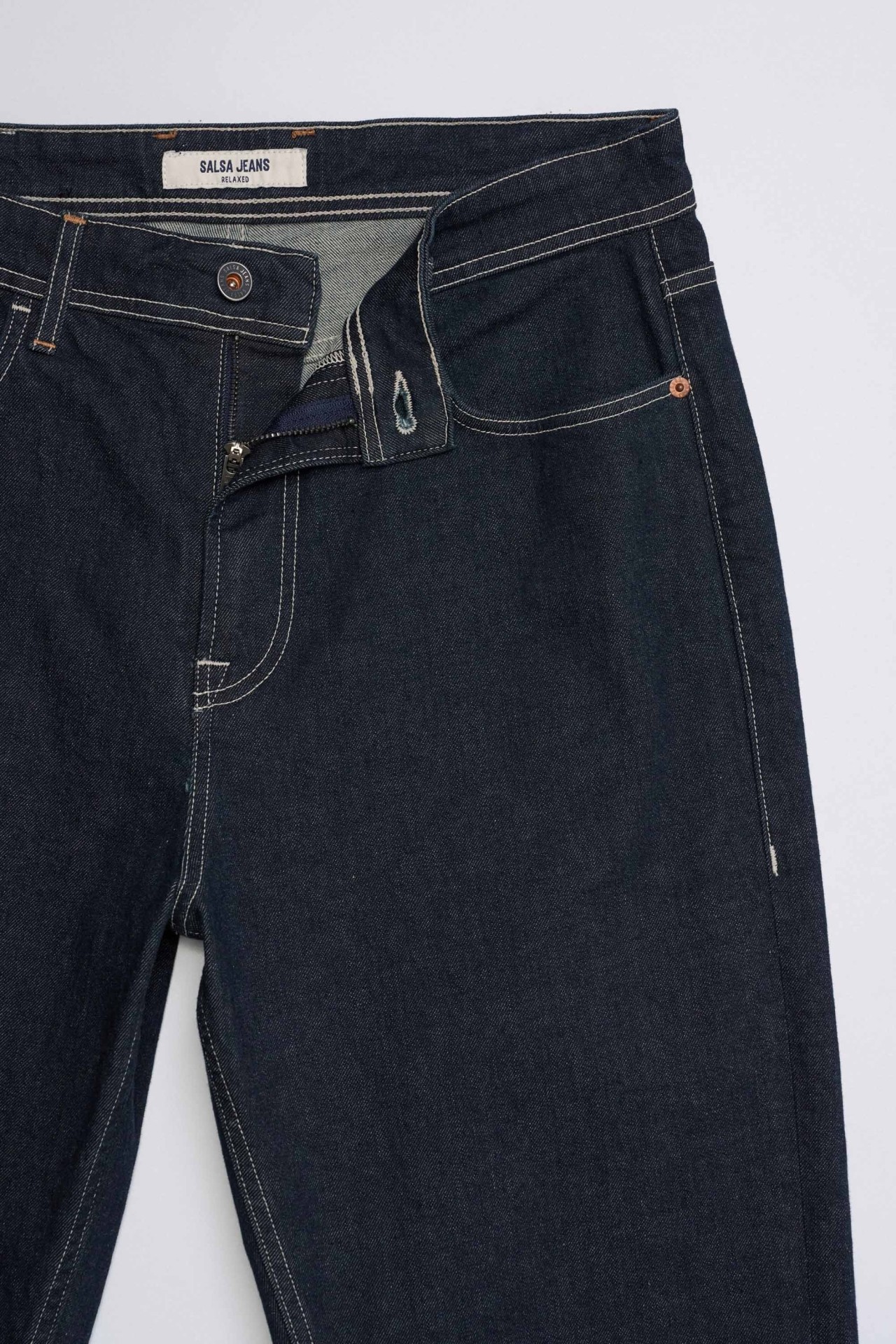 RELAXED FIT JEANS