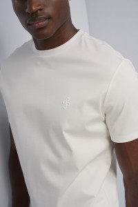 T-SHIRT AVEC BRANDING