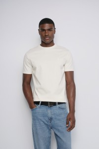 T-SHIRT AVEC BRANDING