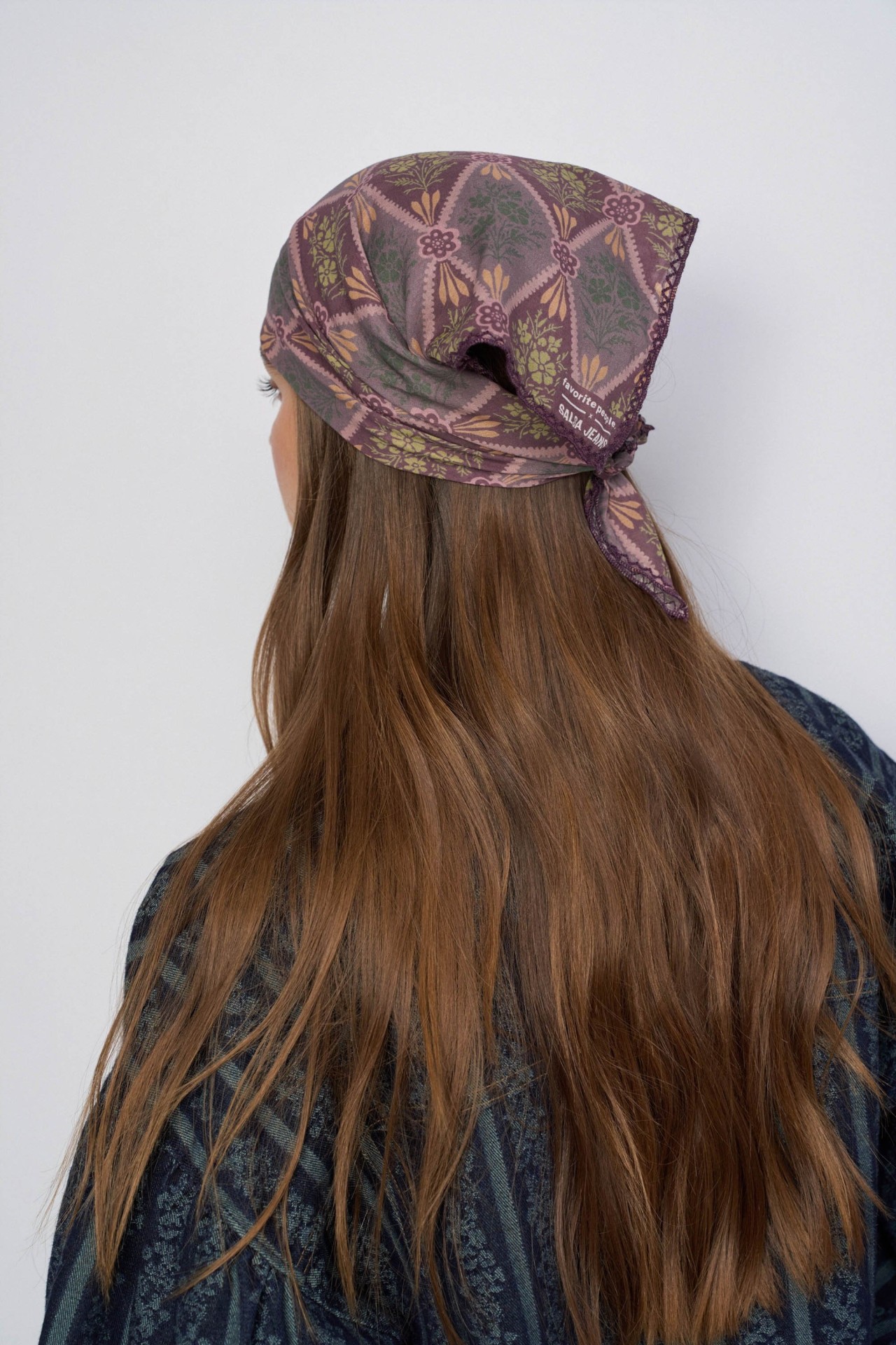 PA�UELO CON ESTAMPADO FAVORITE PEOPLE X SALSA JEANS