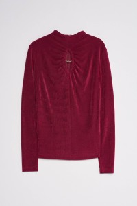 PULL TEXTUR� AVEC OUVERTURE SUR LA POITRINE