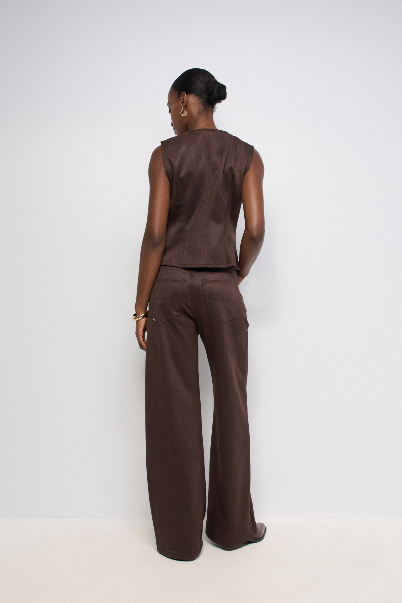 WIDE LEG JEANS MET SU�DE-EFFECT