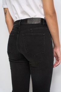 TRUE CROPPED SLIM JEANS