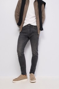 SKINNY FIT JEANS