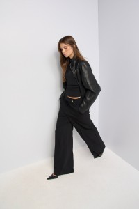 PANTALON EN TISSU � JAMBE WIDE