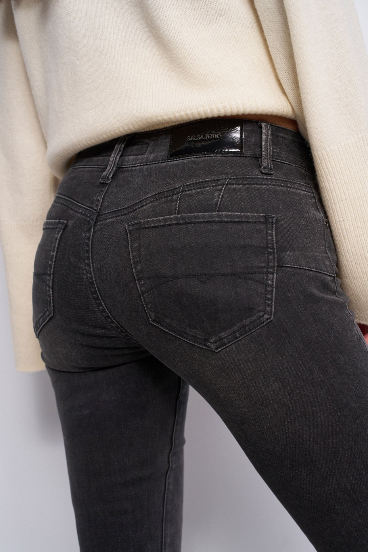 WONDER PUSH UP SKINNY JEANS