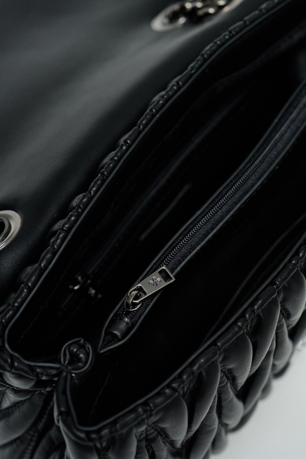 SAC MATELASS� EFFET CUIR