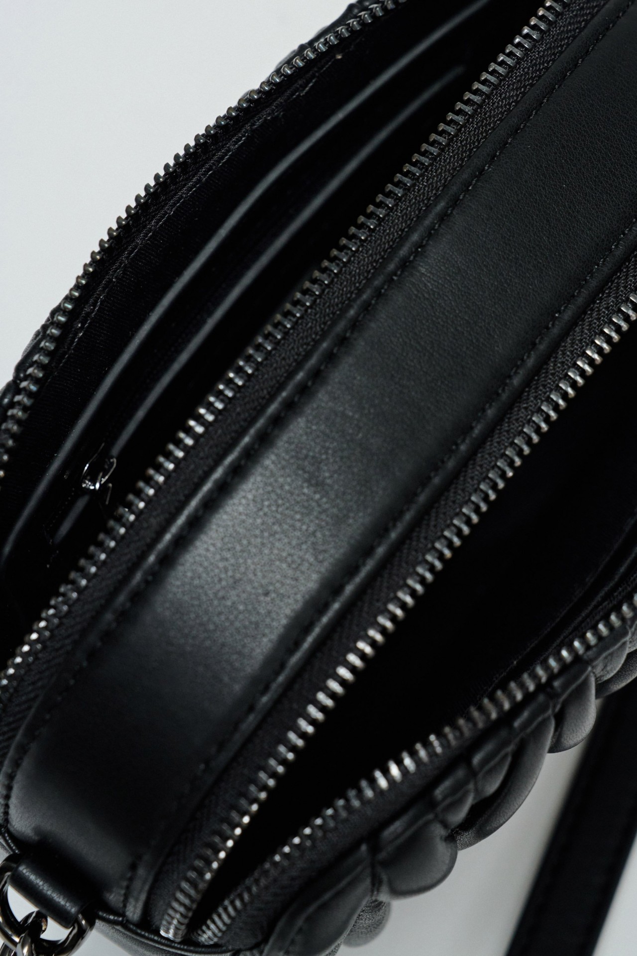 SAC MATELASS� EFFET CUIR