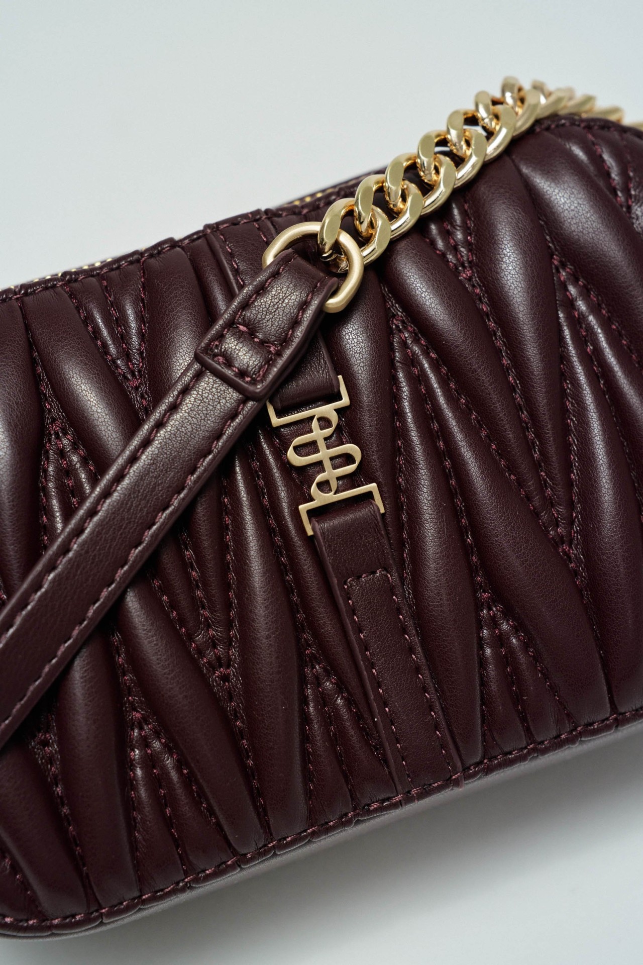 SAC MATELASS� EFFET CUIR