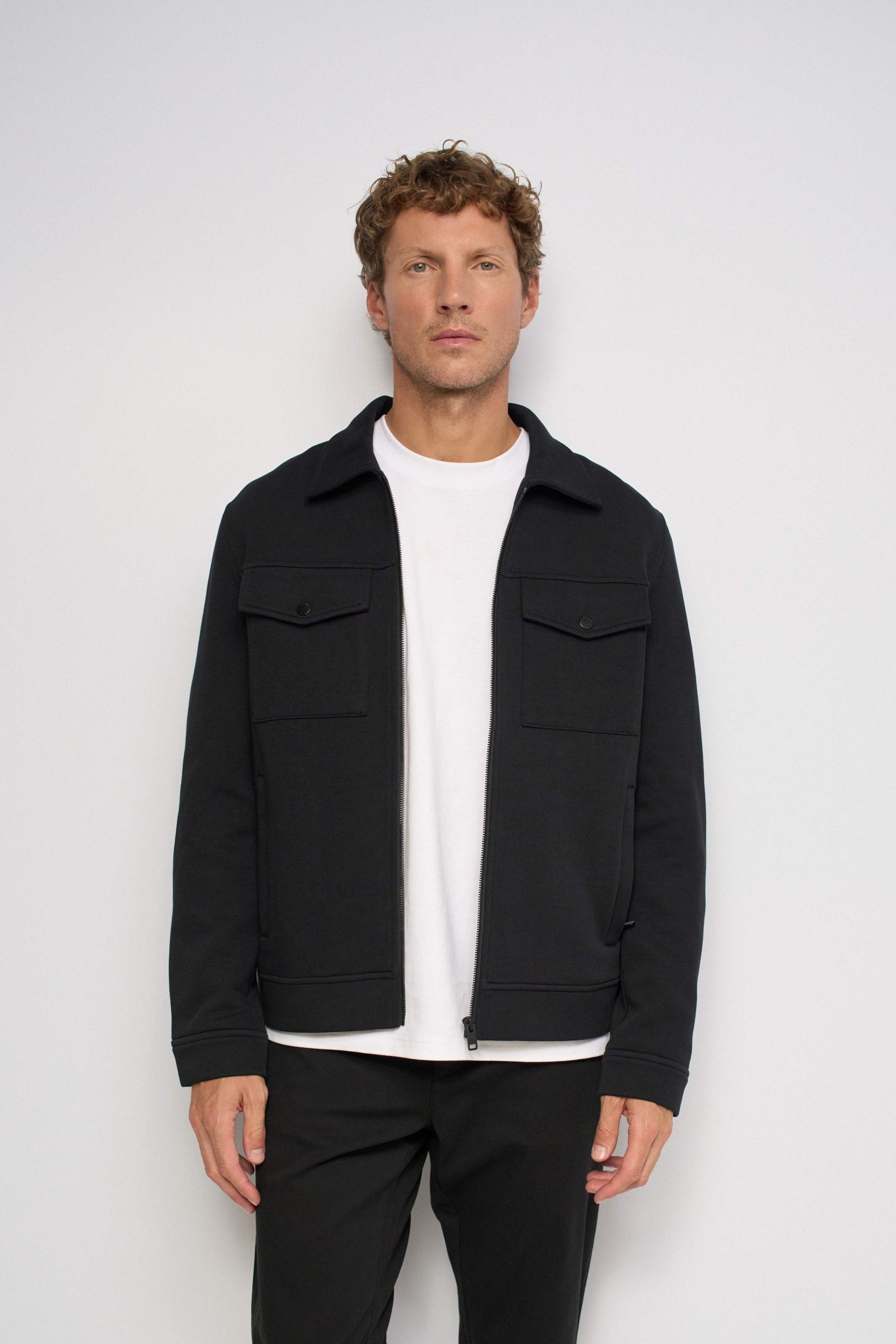 COAT KNITTED WITH CHEST POCKETS