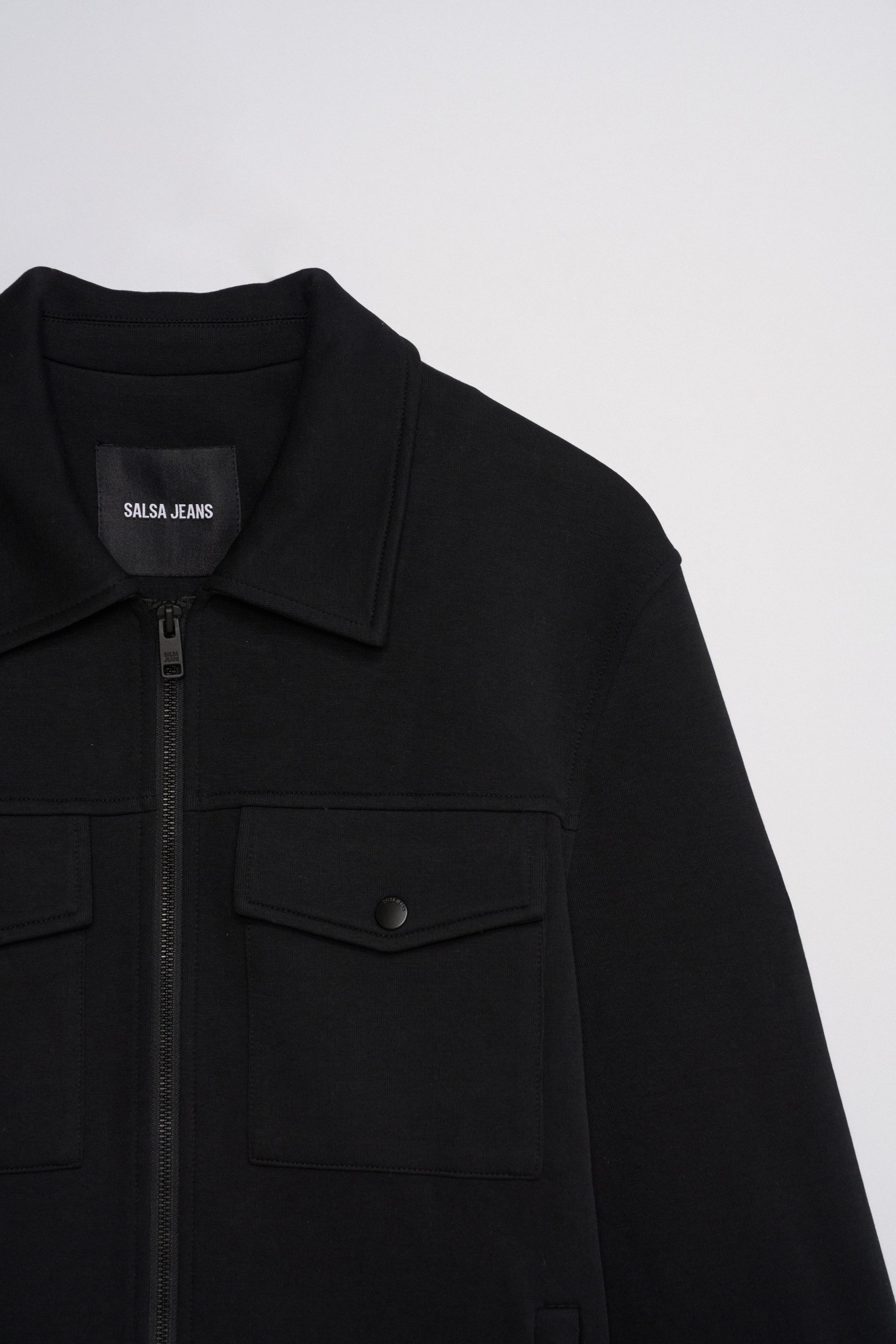 COAT KNITTED WITH CHEST POCKETS