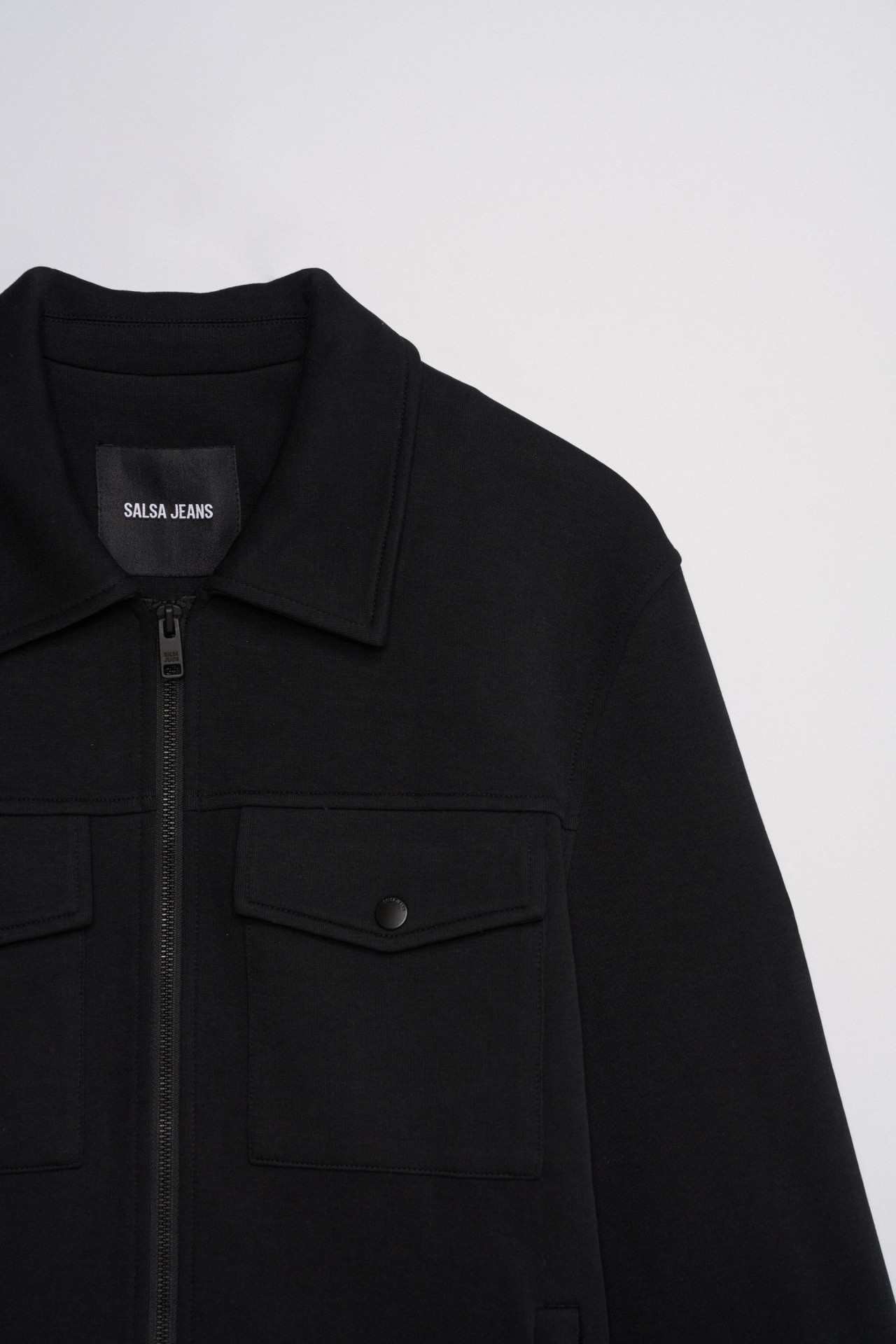 COAT KNITTED WITH CHEST POCKETS