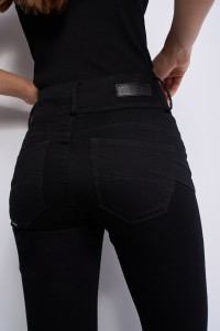 SECRET SILHOUETTE PUSH IN SKINNY